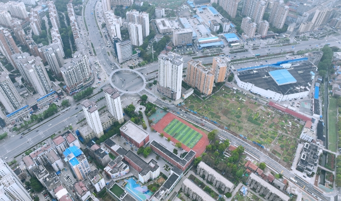 荊門城區(qū)這條路建成通車！