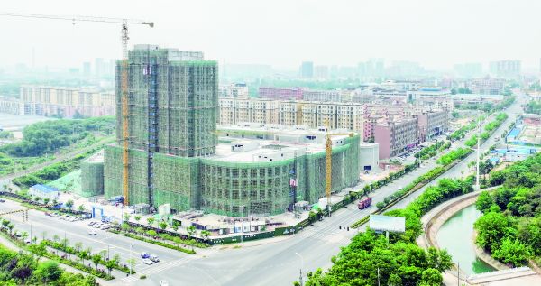 愛(ài)琴海購(gòu)物中心加緊建設(shè)
